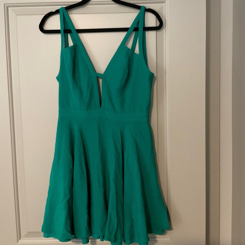 Lulus key hole dress. Size M.